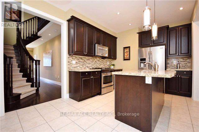 10 Powlesland Street, Ajax, Ontario  L1T 0L7 - Photo 5 - E12510502