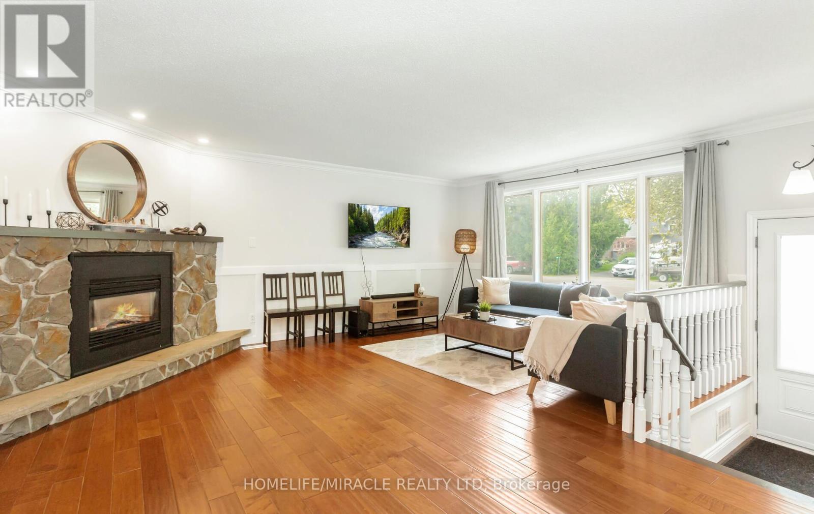 17 Kinsley Street, King (Nobleton), Ontario  L0G 1N0 - Photo 10 - N12510478