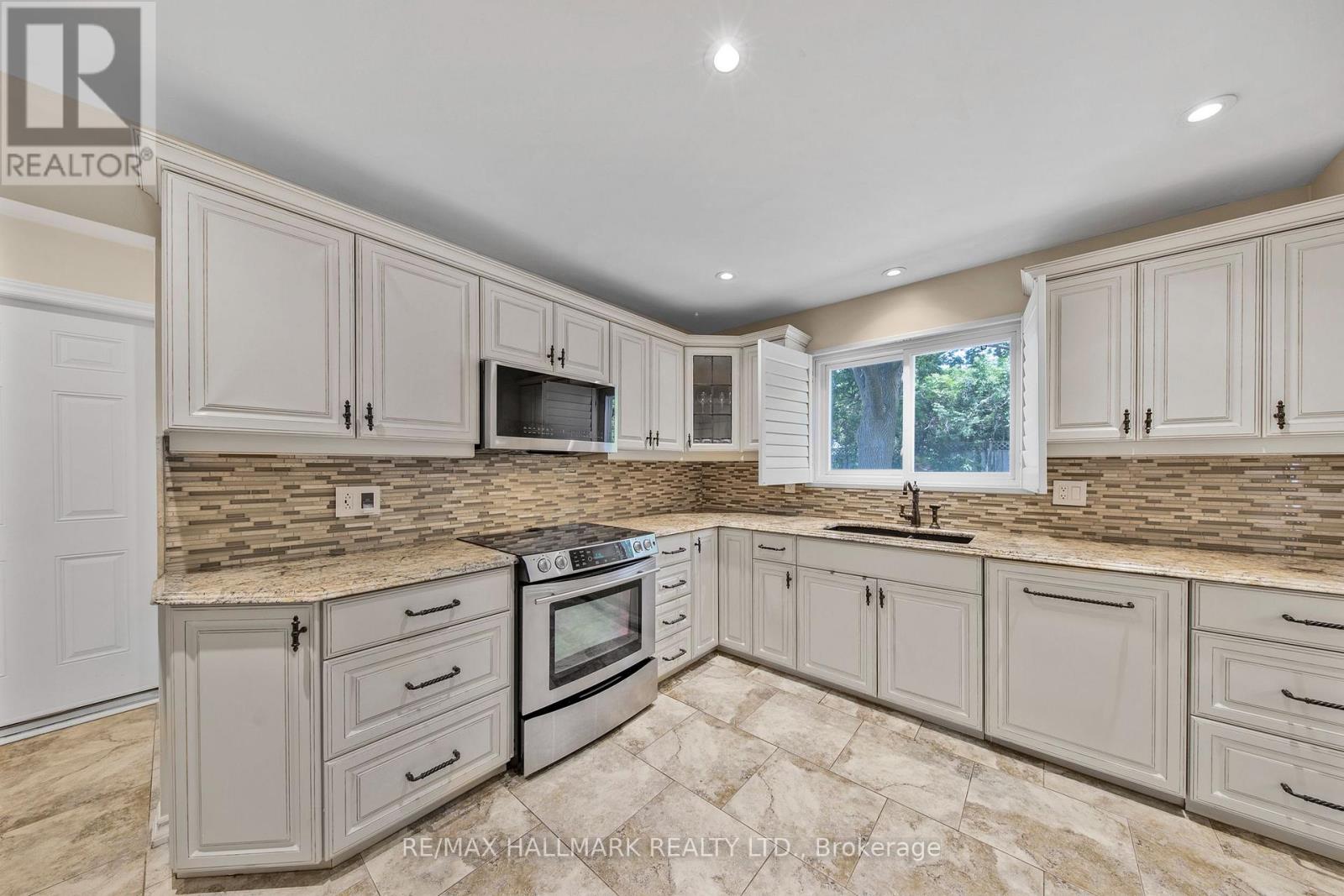 134 Romfield Circuit, Markham, Ontario  L3T 3H9 - Photo 12 - N12510492