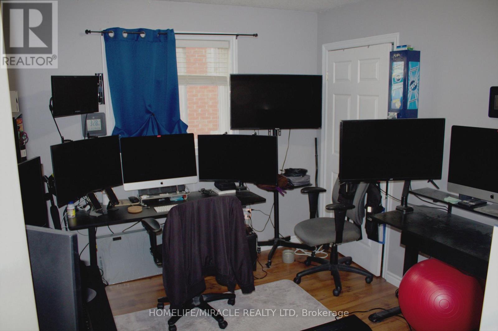 38 Dunsmore Lane, Barrie (Georgian Drive), Ontario  L4M 7A1 - Photo 10 - S12510450