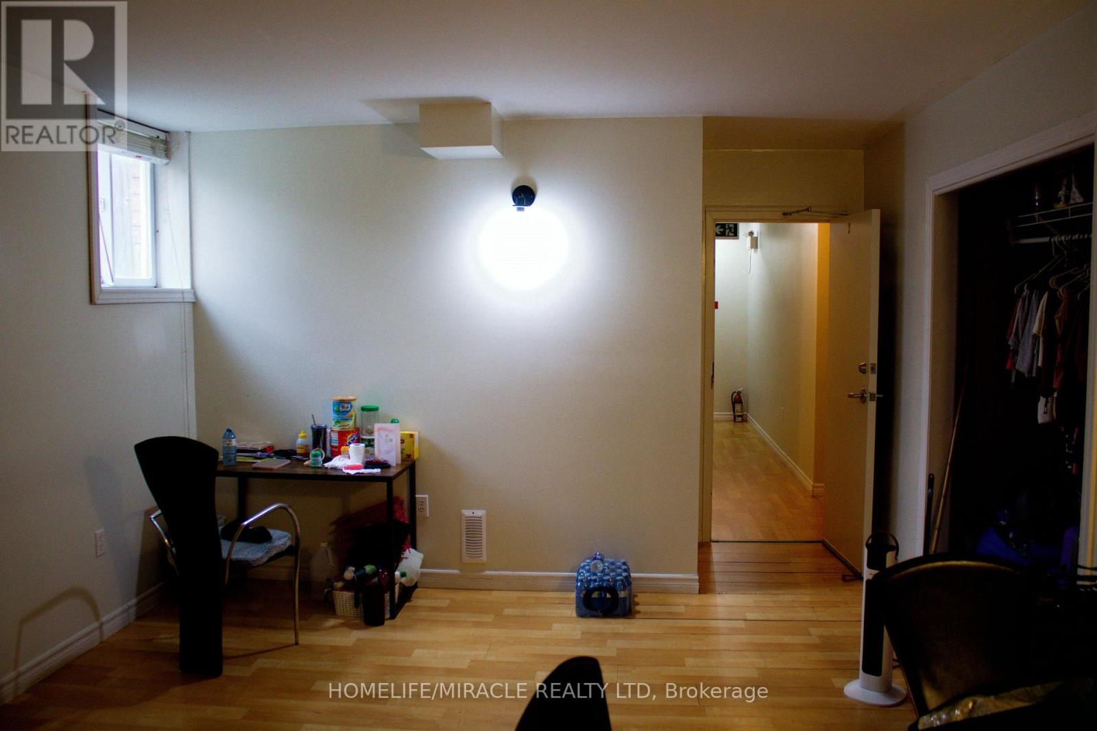 38 Dunsmore Lane, Barrie (Georgian Drive), Ontario  L4M 7A1 - Photo 21 - S12510450