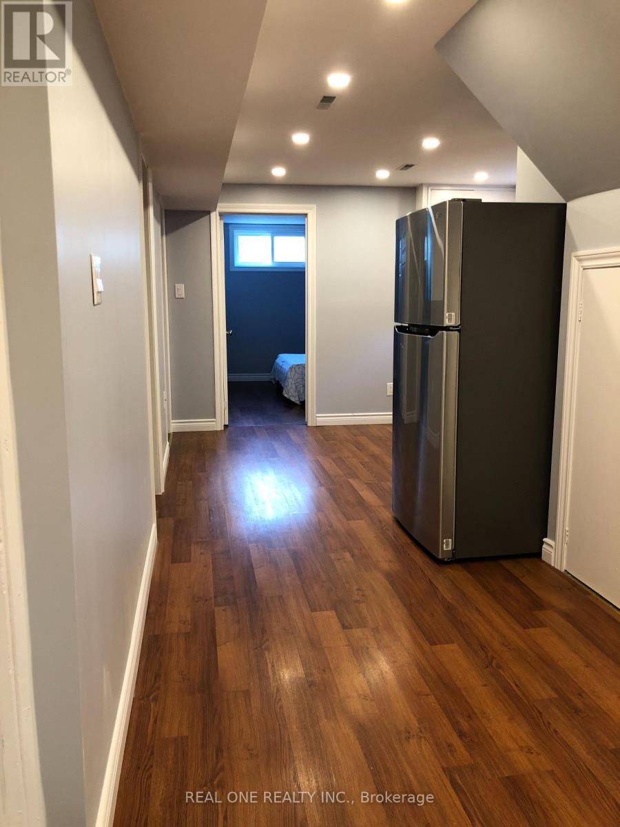 Lower - 1161 Shadeland Drive, Mississauga, Ontario  L5C 1P2 - Photo 7 - W12510482