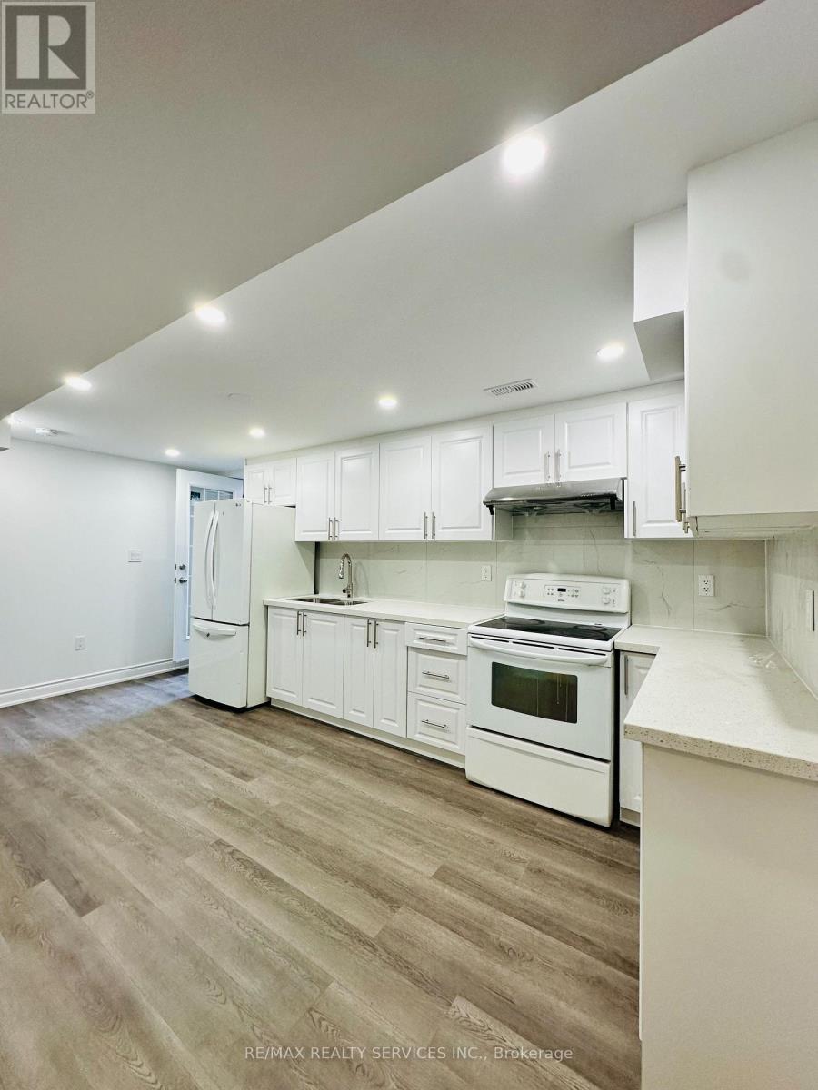 10 Nuttall Street, Brampton, Ontario  L6S 4W3 - Photo 6 - W12510500