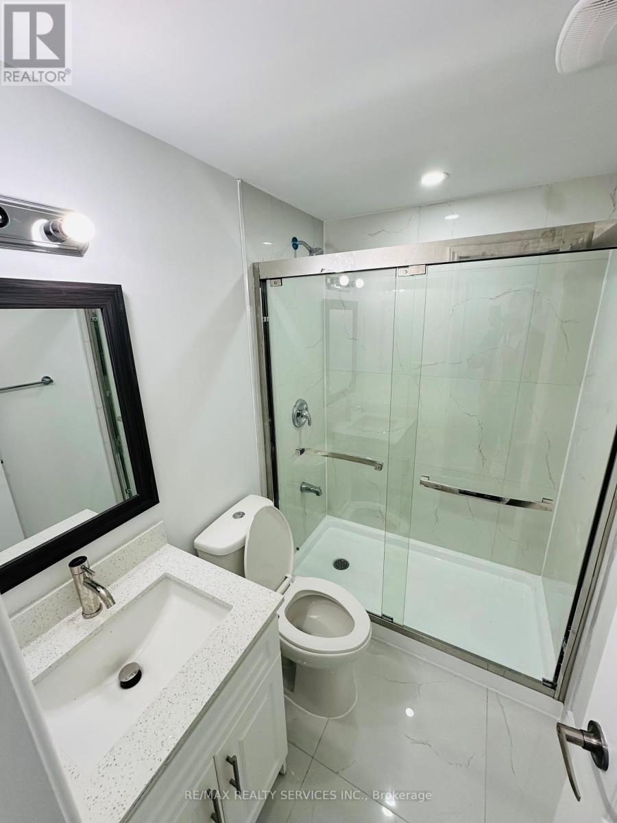 10 Nuttall Street, Brampton, Ontario  L6S 4W3 - Photo 7 - W12510500