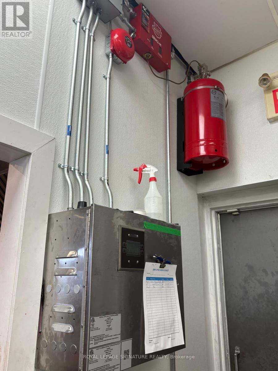 1200 Lambton Mall Road, Sarnia, Ontario N7S 5R6 - Photo 10 - X12510470