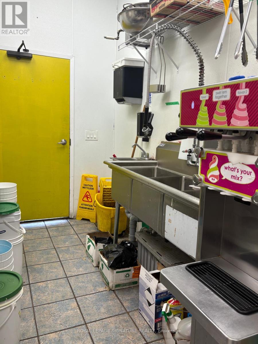 1200 Lambton Mall Road, Sarnia, Ontario N7S 5R6 - Photo 14 - X12510470