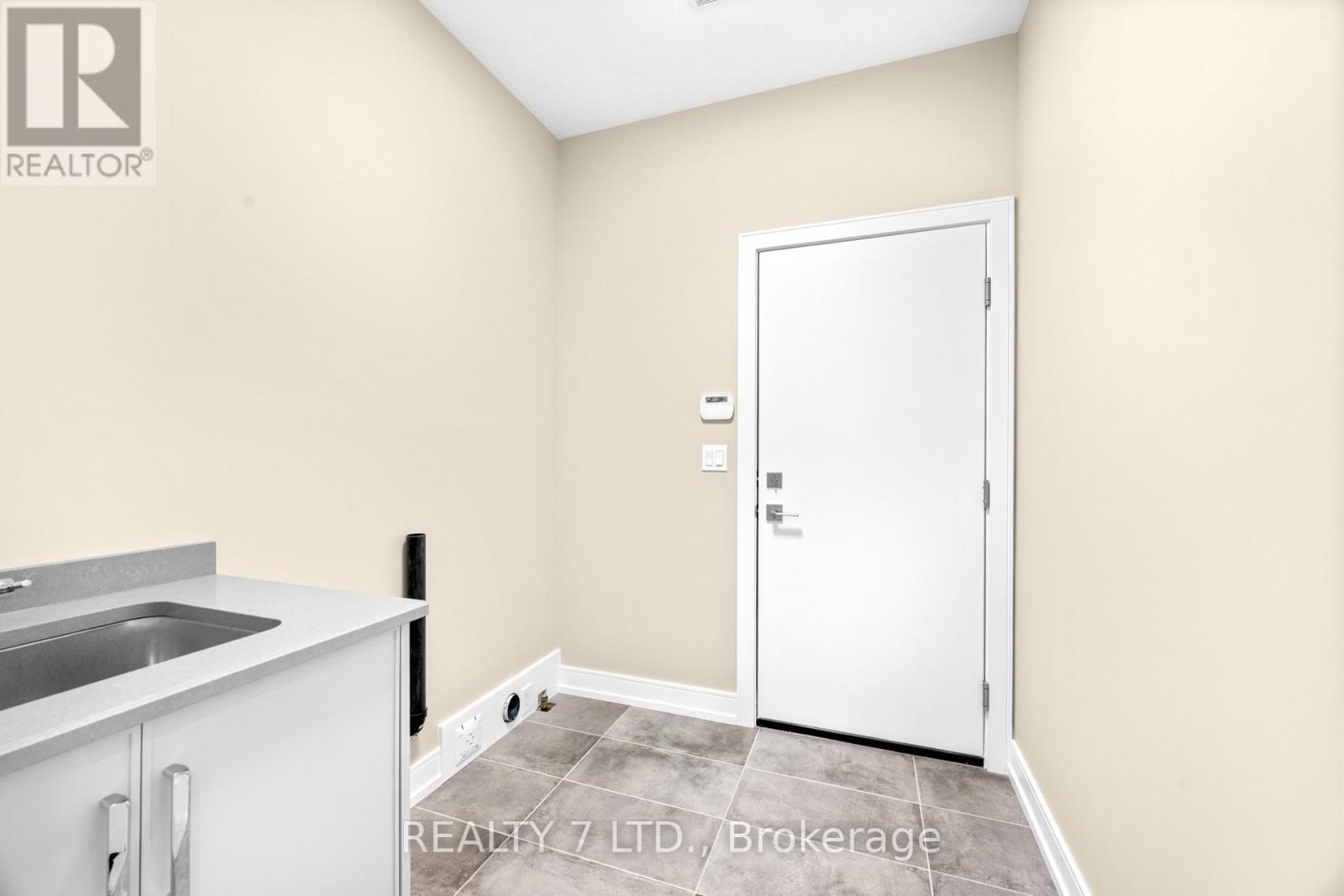 566 Old Course Trail, Welland, Ontario  L3B 6G8 - Photo 34 - X12510474