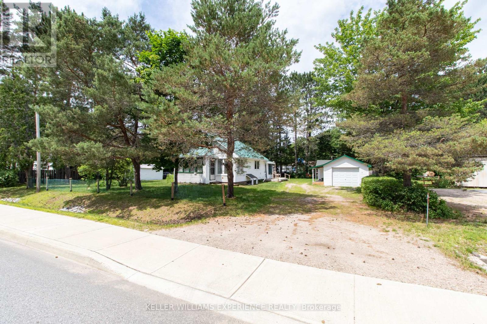 152 Ottawa Avenue, South River, Ontario  P0A 1X0 - Photo 2 - X12510480