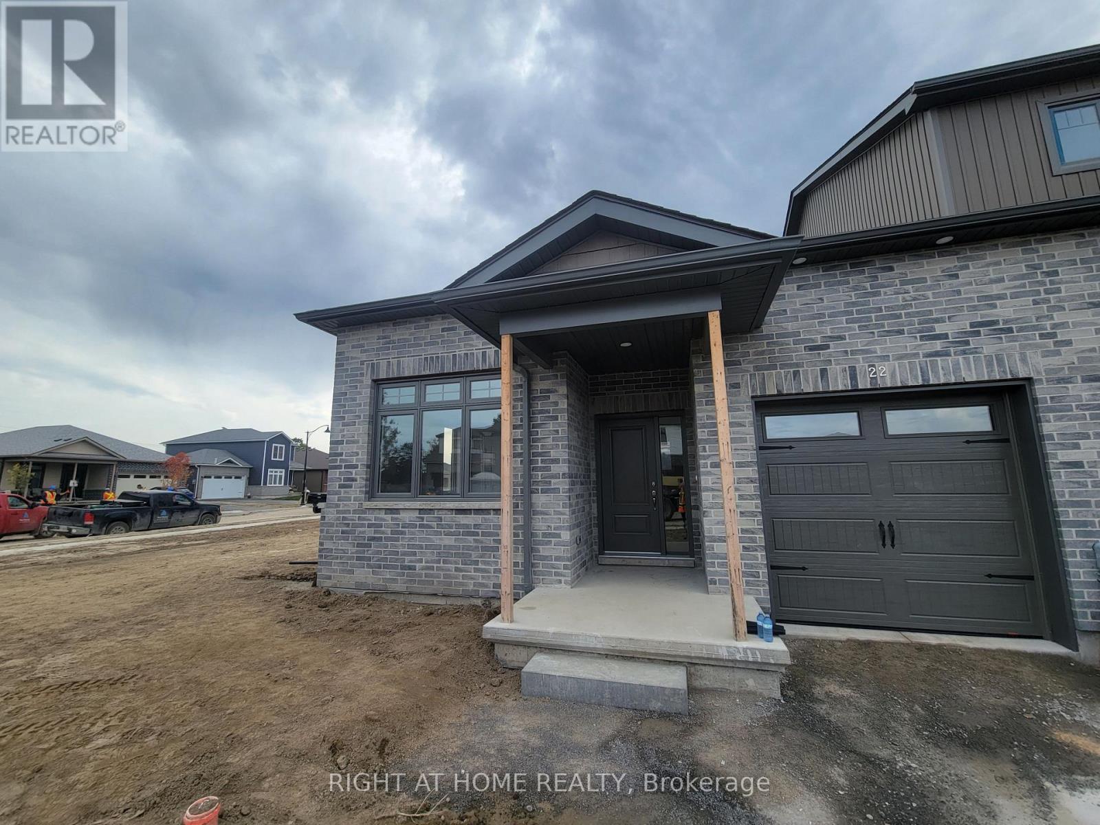 MAIN - 22 ALLEN STREET, prince edward county (picton ward), Ontario