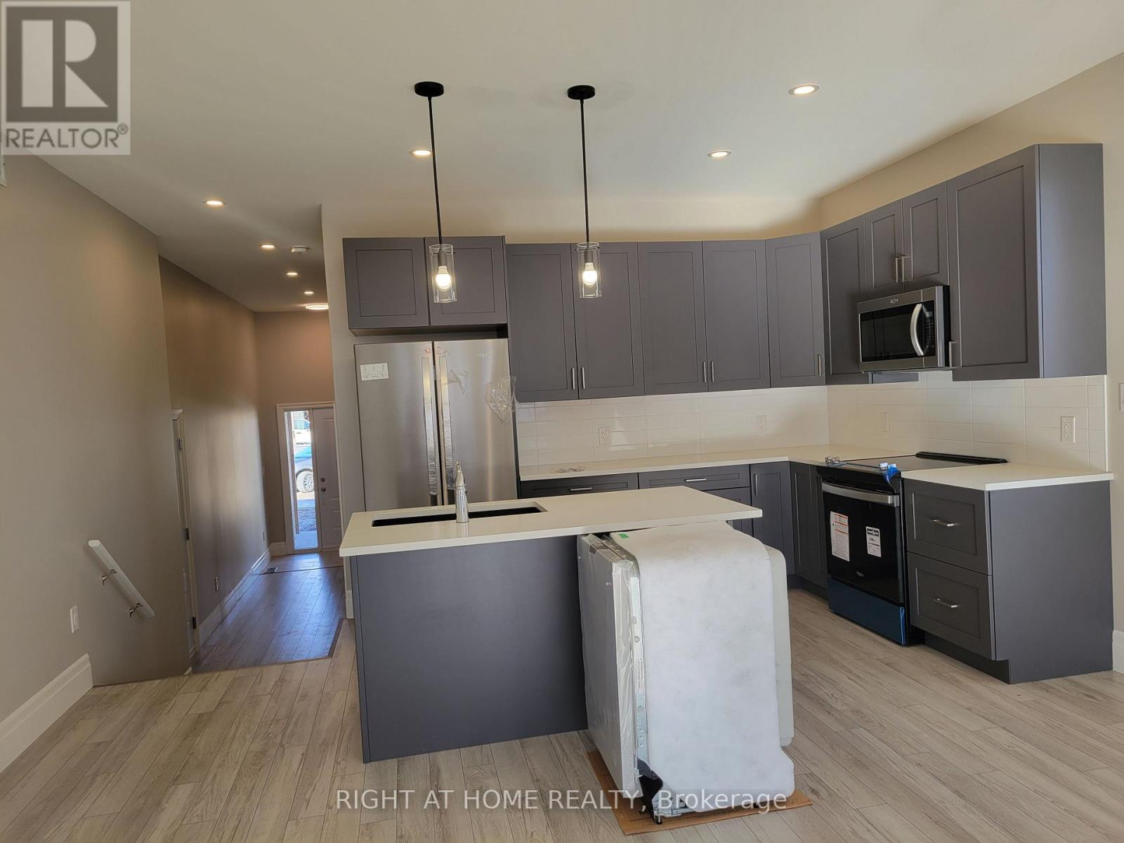 Main - 22 Allen Street, Prince Edward County, Ontario K0K 2T0 - Photo 10 - X12510490