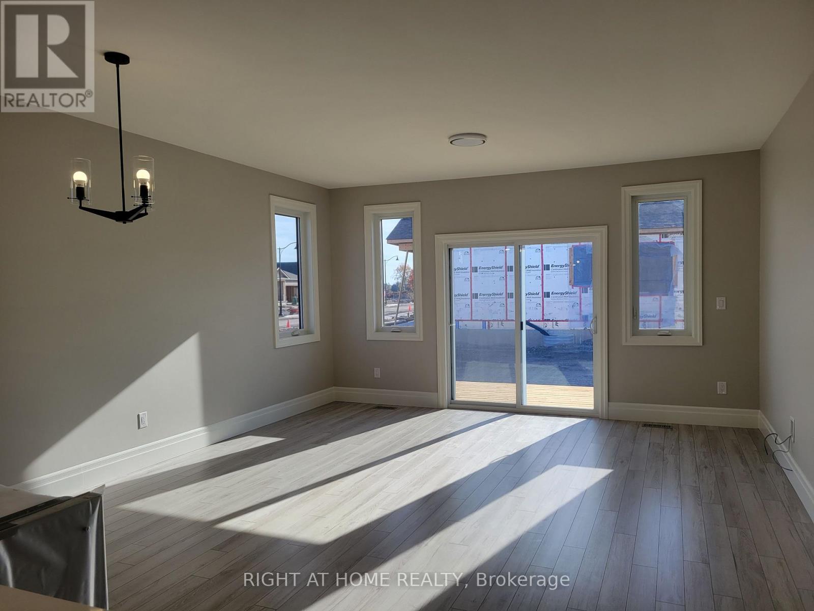 Main - 22 Allen Street, Prince Edward County, Ontario K0K 2T0 - Photo 11 - X12510490