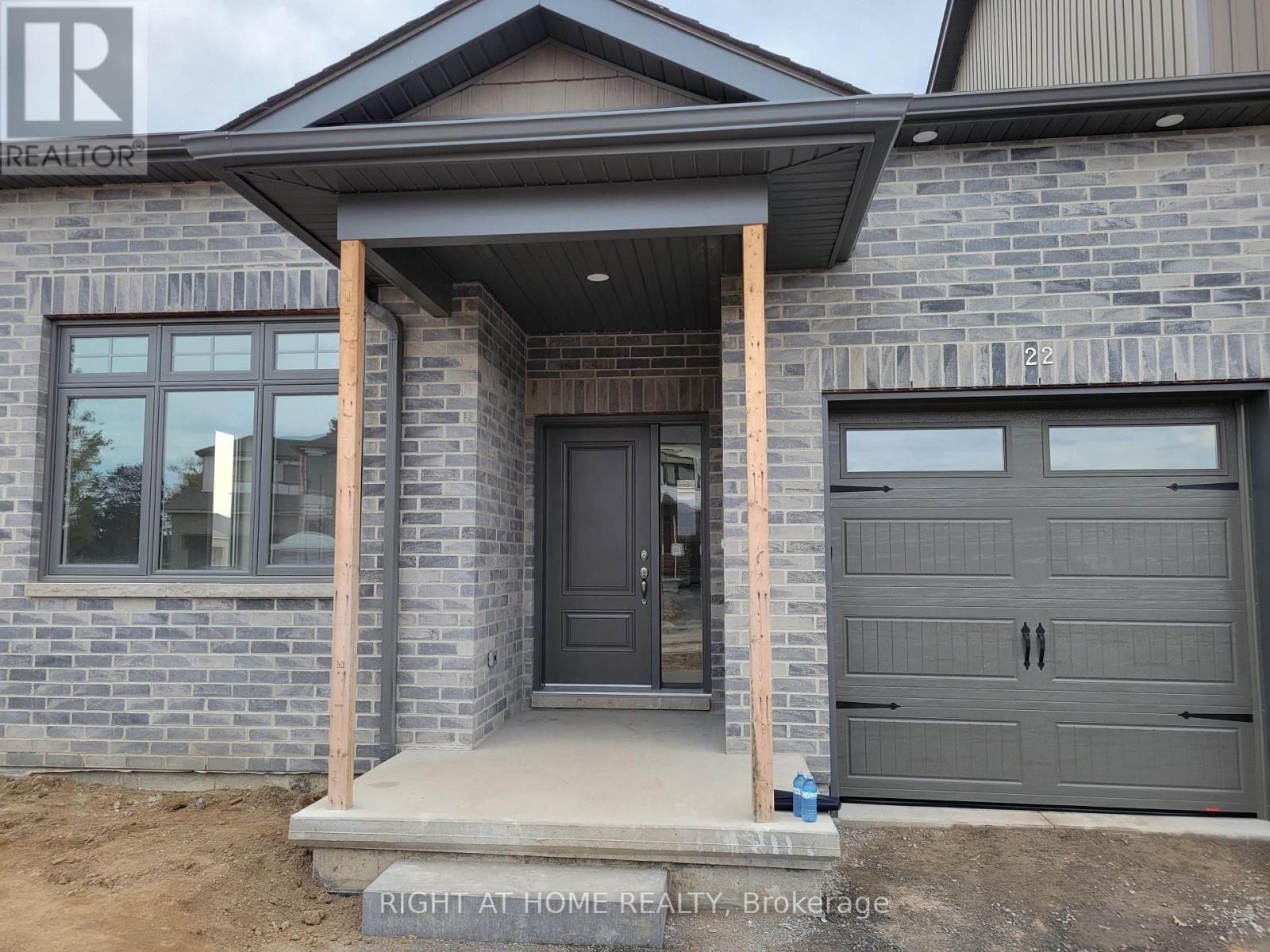 Main - 22 Allen Street, Prince Edward County, Ontario K0K 2T0 - Photo 2 - X12510490