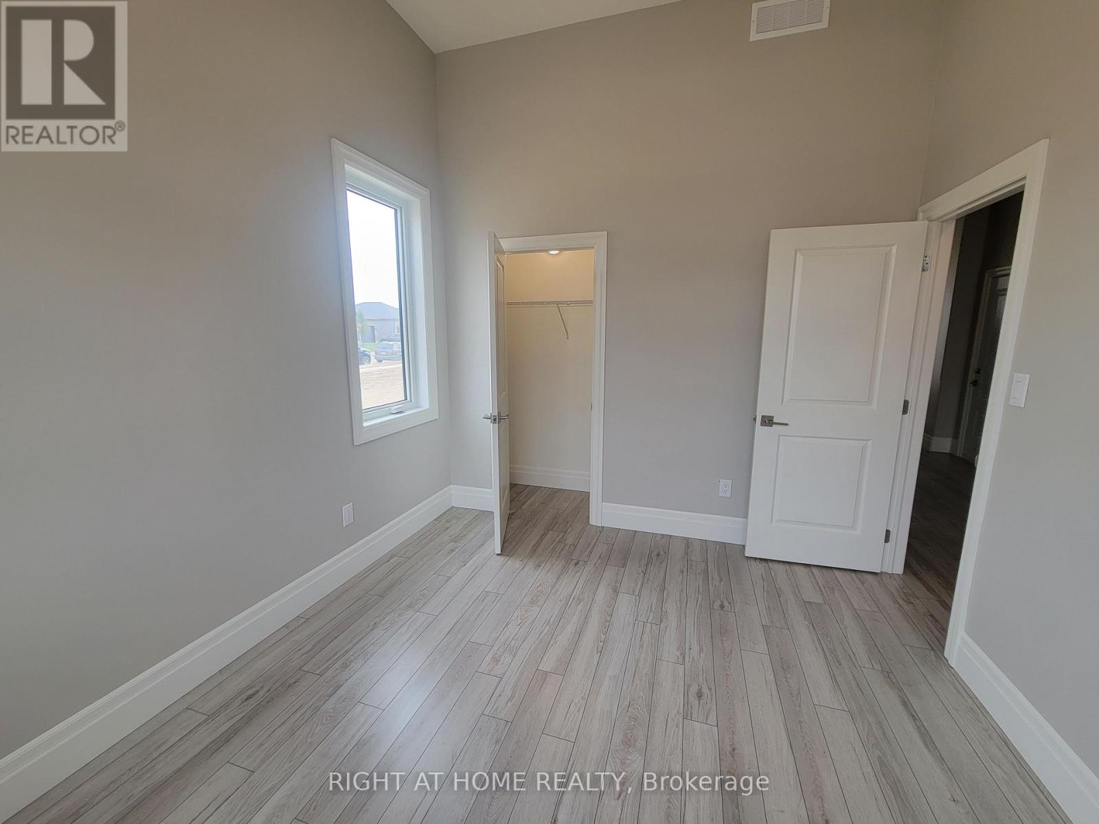 Main - 22 Allen Street, Prince Edward County, Ontario K0K 2T0 - Photo 6 - X12510490