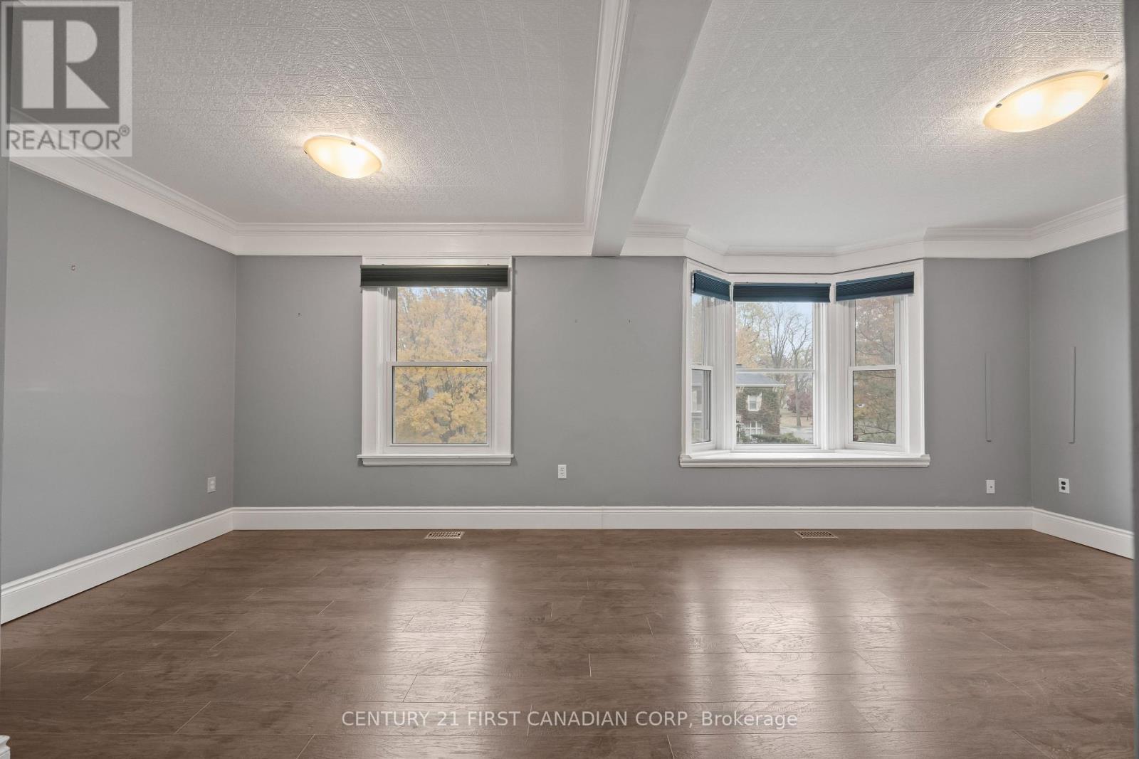 2 - 92 Hincks Street, St. Thomas, Ontario  N5R 3P2 - Photo 7 - X12510518