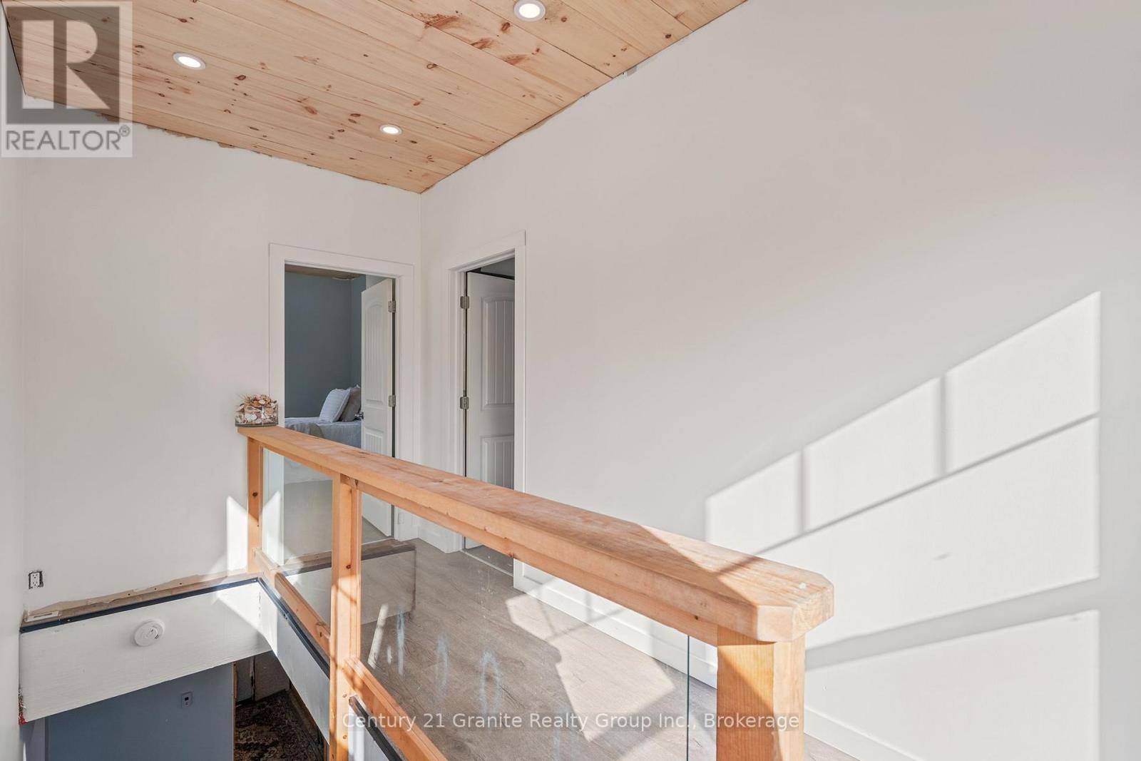 1126 Rice Road, Minden Hills, Ontario K0M 2K0 - Photo 25 - X12508336