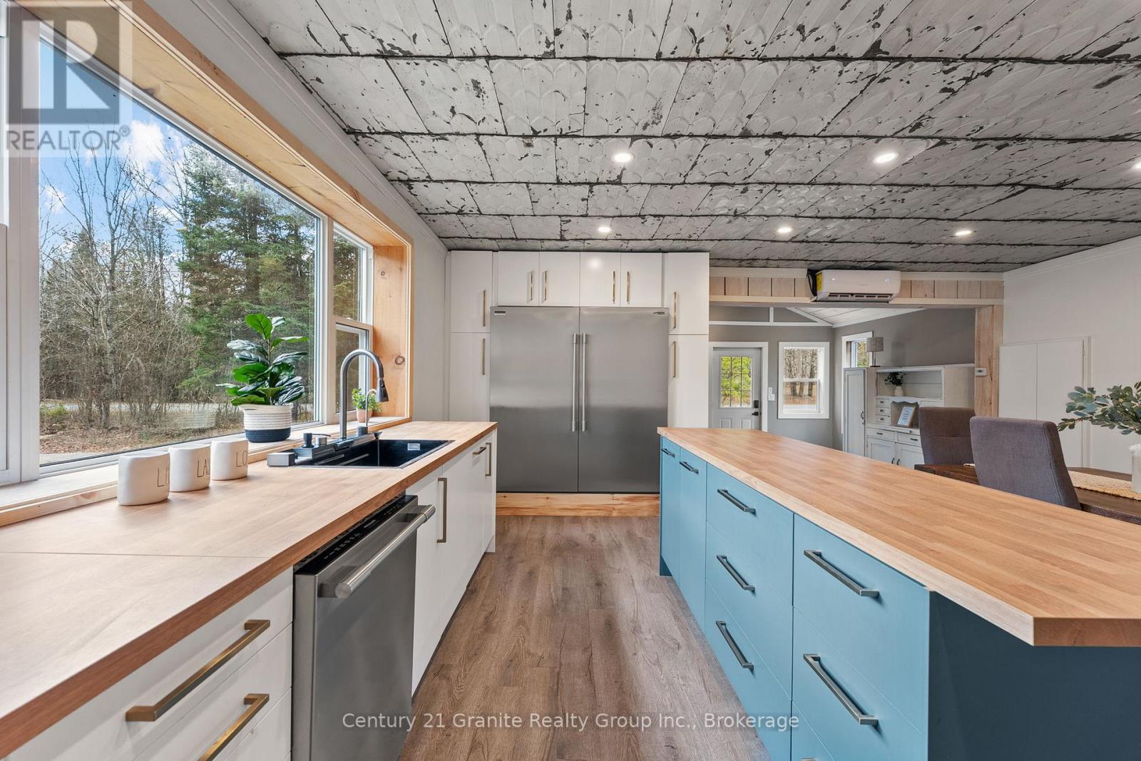 1126 Rice Road, Minden Hills, Ontario K0M 2K0 - Photo 10 - X12508336