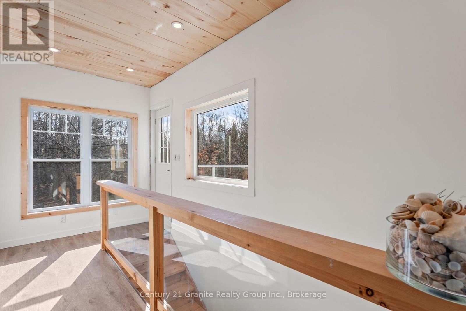 1126 Rice Road, Minden Hills, Ontario K0M 2K0 - Photo 34 - X12508336