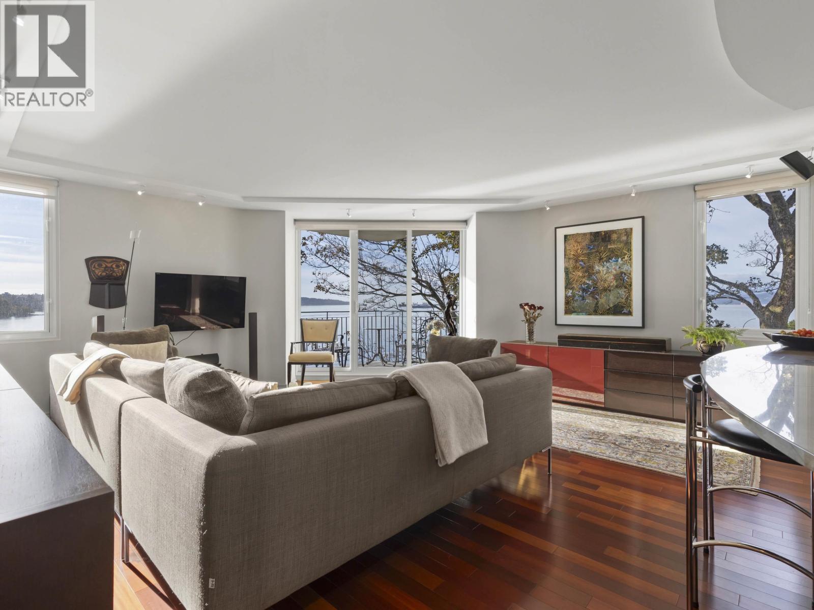 402 1575 Beach Avenue, Vancouver, British Columbia  V6G 1Y5 - Photo 2 - R3064879