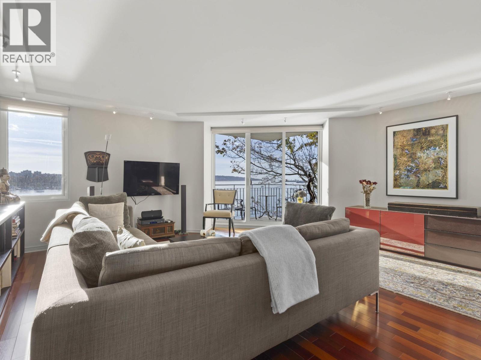 402 1575 Beach Avenue, Vancouver, British Columbia  V6G 1Y5 - Photo 3 - R3064879