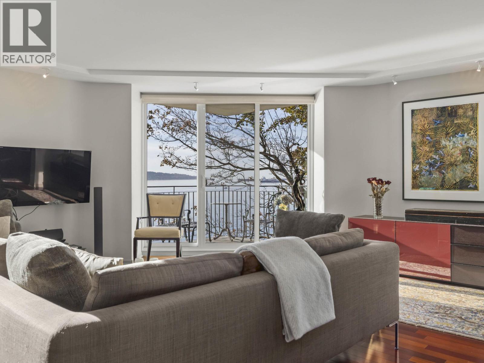 402 1575 Beach Avenue, Vancouver, British Columbia  V6G 1Y5 - Photo 4 - R3064879