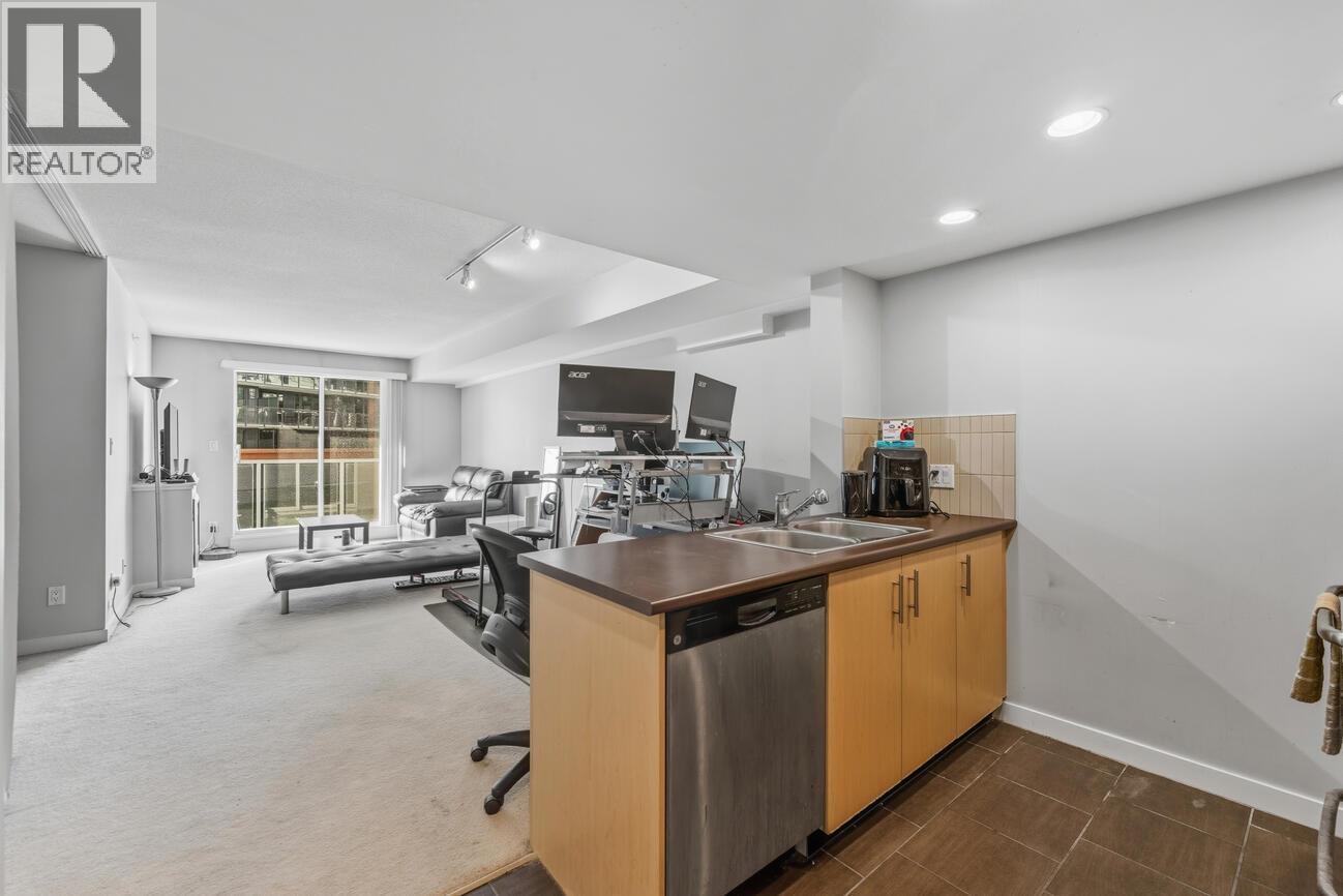 810 200 Keary Street, New Westminster, British Columbia  V3L 0A6 - Photo 2 - R3064898