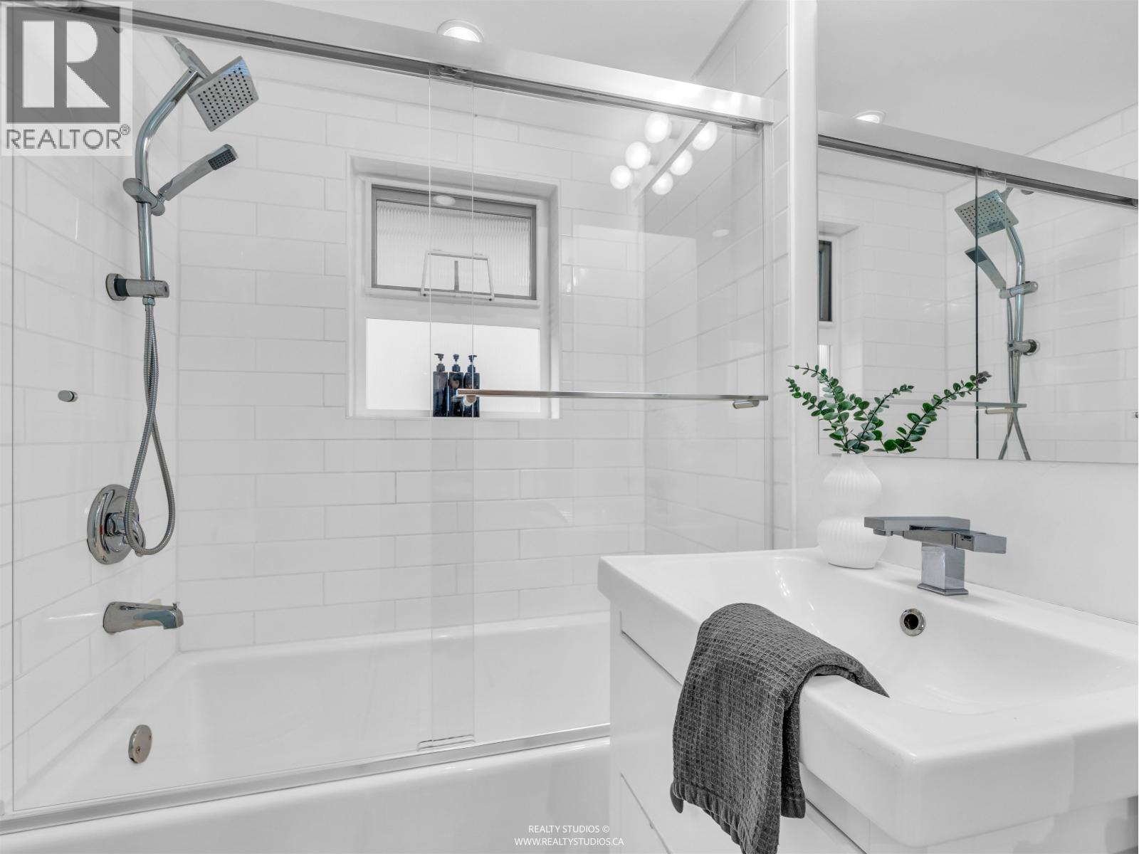 1327 E 29th Avenue, Vancouver, British Columbia V5V 2T4 - Photo 12 - R3064883