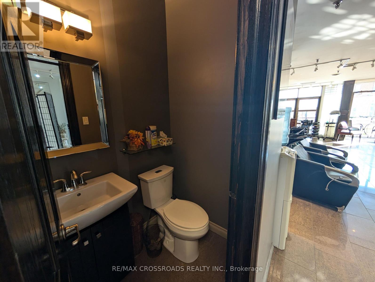 200 - 50 Dunlop Street E, Barrie, Ontario  L4M 6J9 - Photo 25 - S12505826