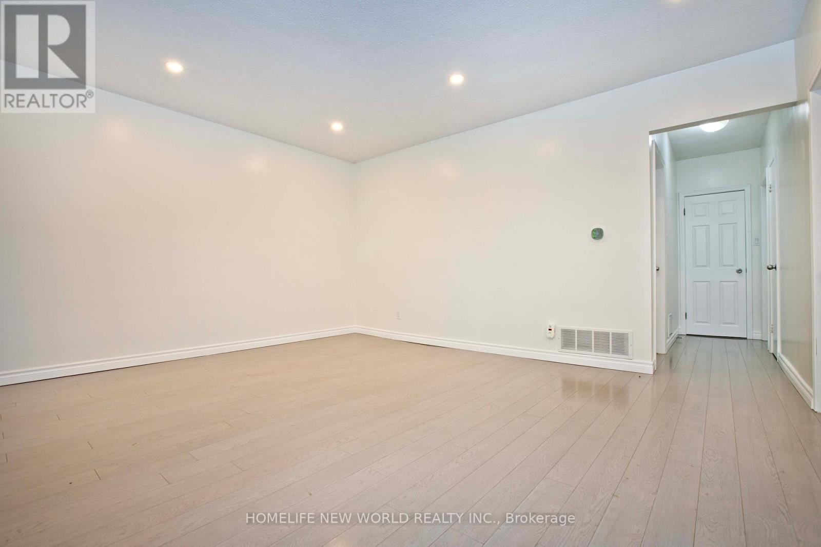 49 Thorncroft Crescent, Ajax, Ontario  L1S 2S1 - Photo 4 - E12510520