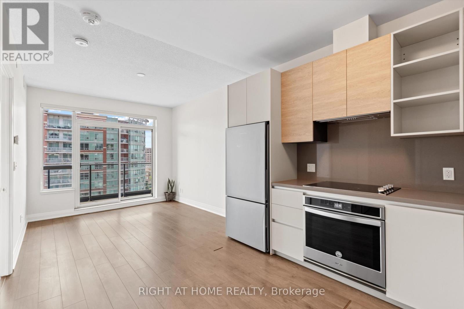 809 - 396 Highway 7 E, Richmond Hill, Ontario  L4B 0G7 - Photo 10 - N12510526