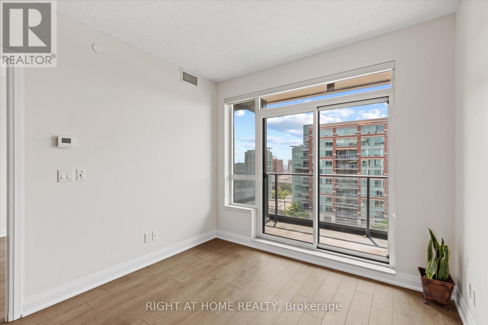 809 - 396 Highway 7 E, Richmond Hill, Ontario  L4B 0G7 - Photo 16 - N12510526