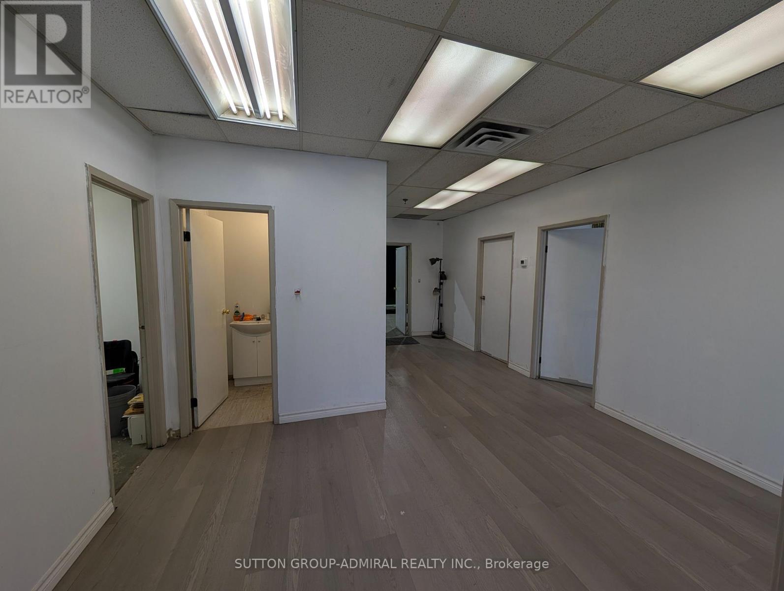 16-17 - 140 Bradwick Drive, Vaughan, Ontario  L4K 1K8 - Photo 2 - N12510536