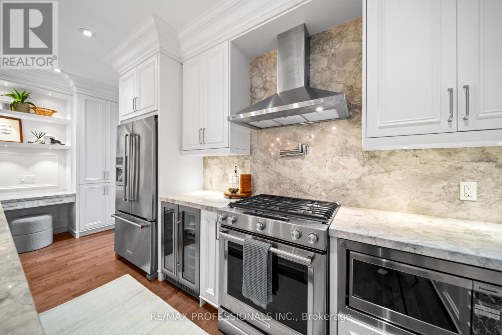 10 Ramsgate Road, Toronto, Ontario  M8V 2H2 - Photo 10 - W12510512