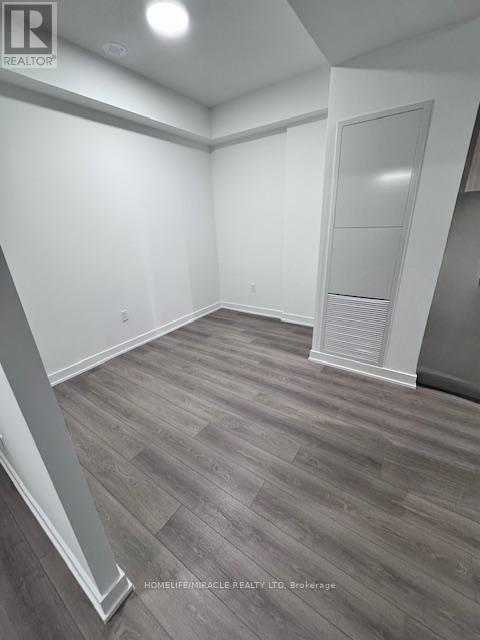 427 - 15 Skyridge Drive, Brampton, Ontario  L6P 4L1 - Photo 7 - W12510522