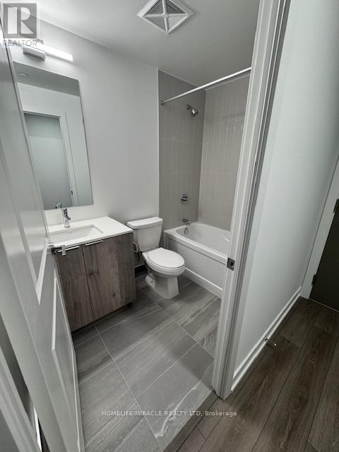 427 - 15 Skyridge Drive, Brampton, Ontario  L6P 4L1 - Photo 8 - W12510522