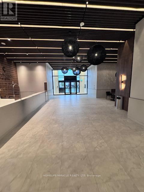 427 - 15 Skyridge Drive, Brampton, Ontario  L6P 4L1 - Photo 9 - W12510522