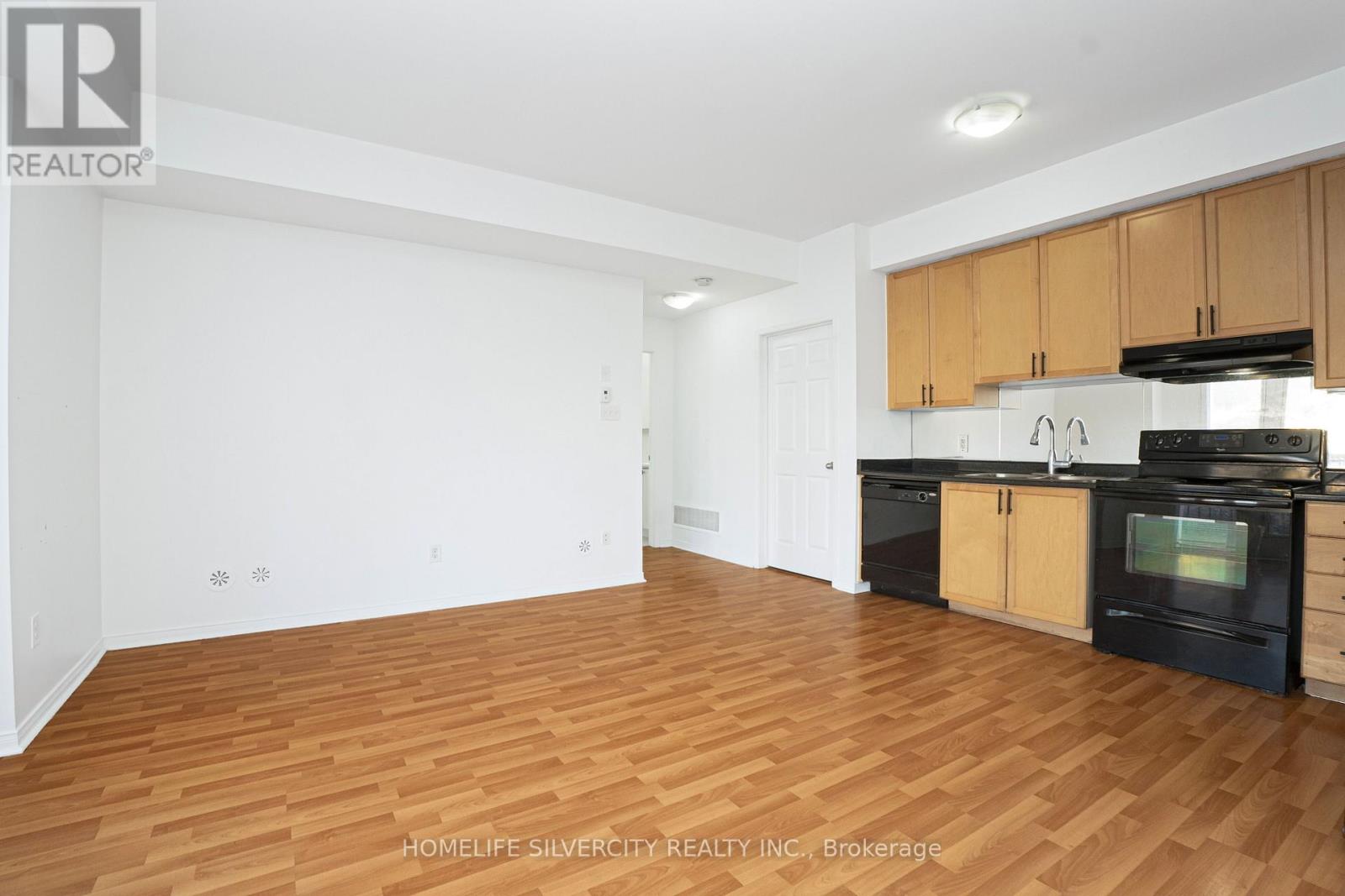 38 - 60 Fairwood Circle, Brampton, Ontario  L6R 0Y6 - Photo 10 - W12510532