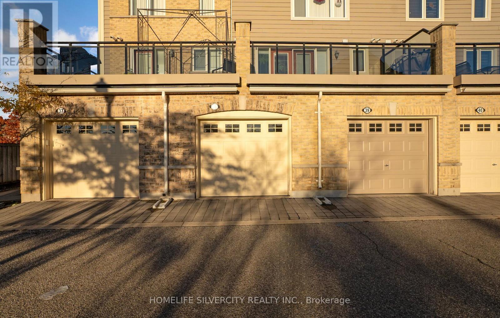 38 - 60 Fairwood Circle, Brampton, Ontario  L6R 0Y6 - Photo 21 - W12510532