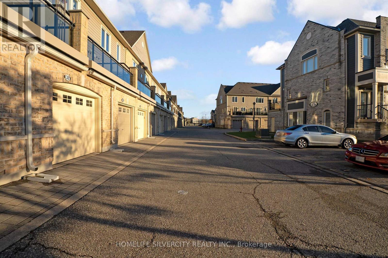 38 - 60 Fairwood Circle, Brampton, Ontario  L6R 0Y6 - Photo 23 - W12510532