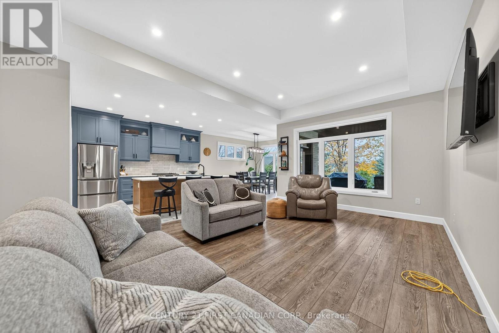 113 Macdonald Street, Lambton Shores, Ontario  N0N 1J0 - Photo 14 - X12510550