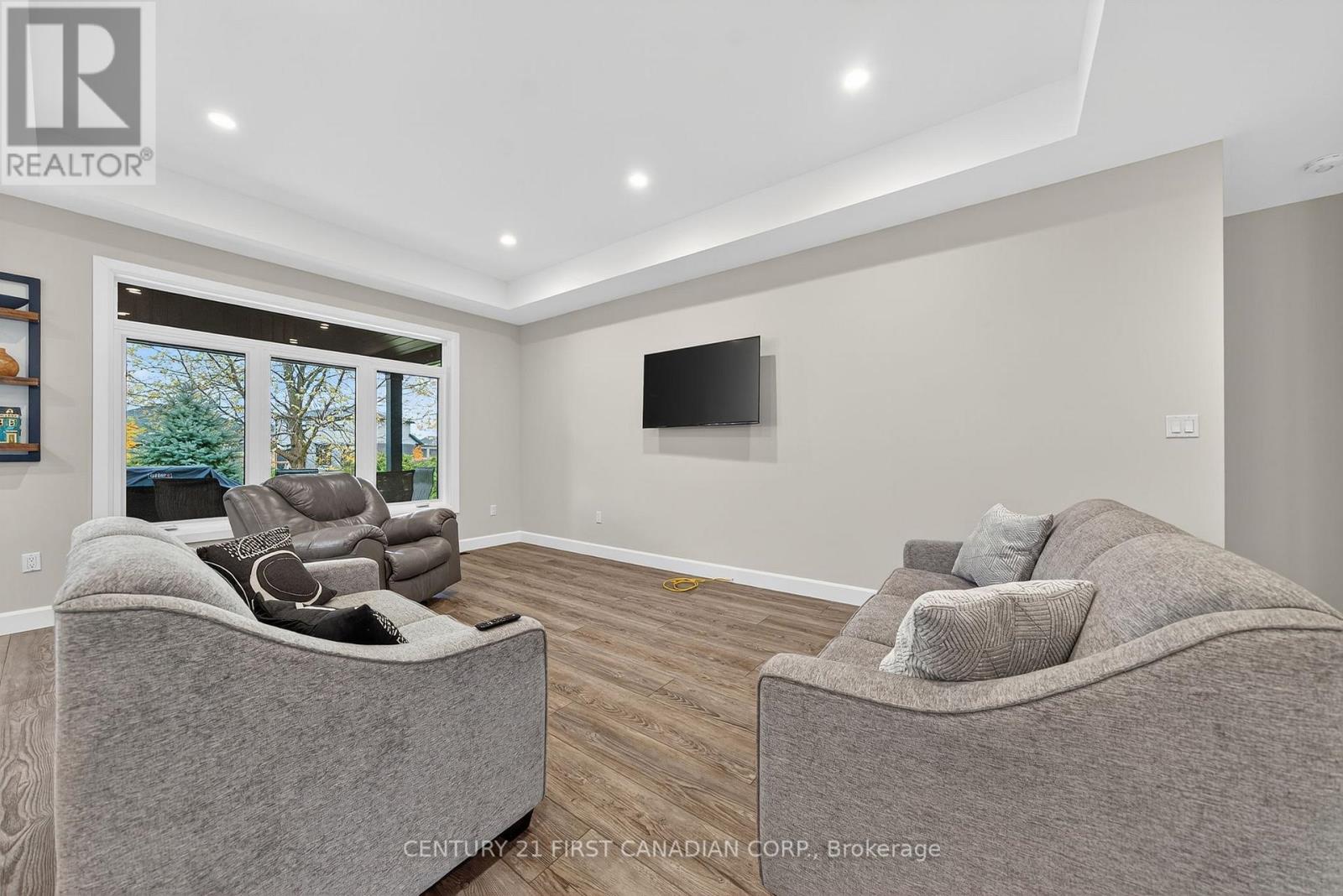 113 Macdonald Street, Lambton Shores, Ontario  N0N 1J0 - Photo 15 - X12510550