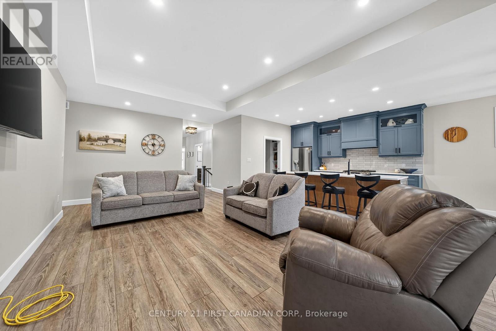 113 Macdonald Street, Lambton Shores, Ontario  N0N 1J0 - Photo 16 - X12510550