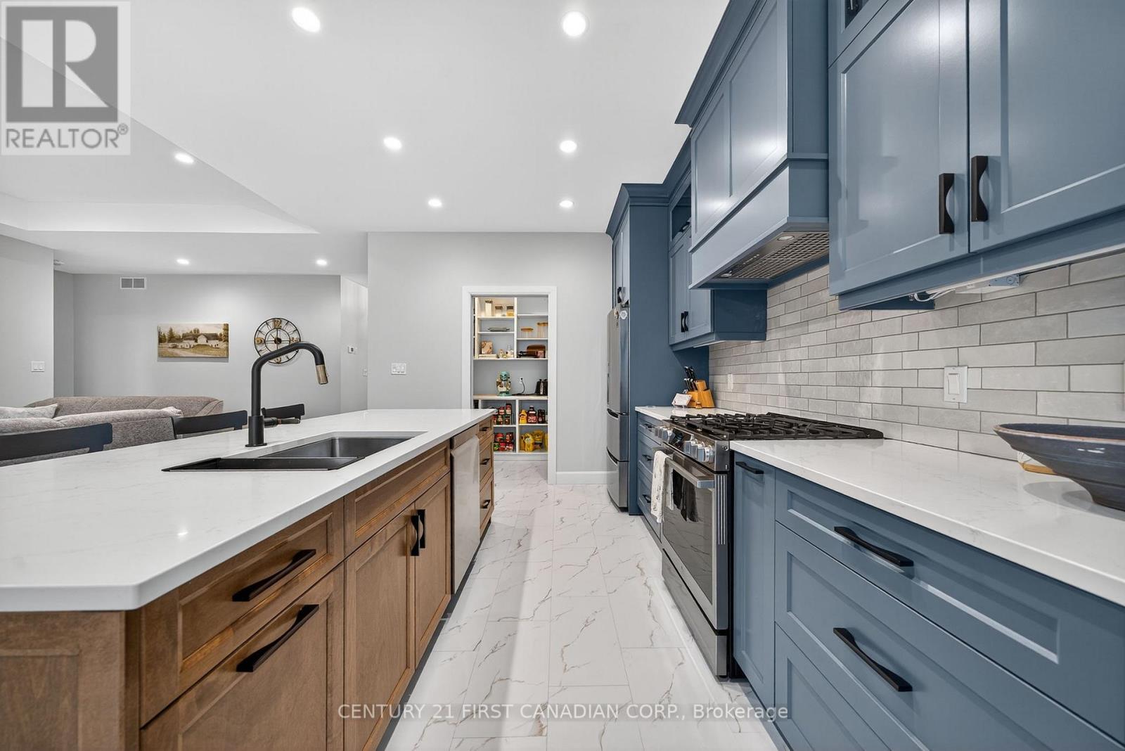 113 Macdonald Street, Lambton Shores, Ontario  N0N 1J0 - Photo 19 - X12510550