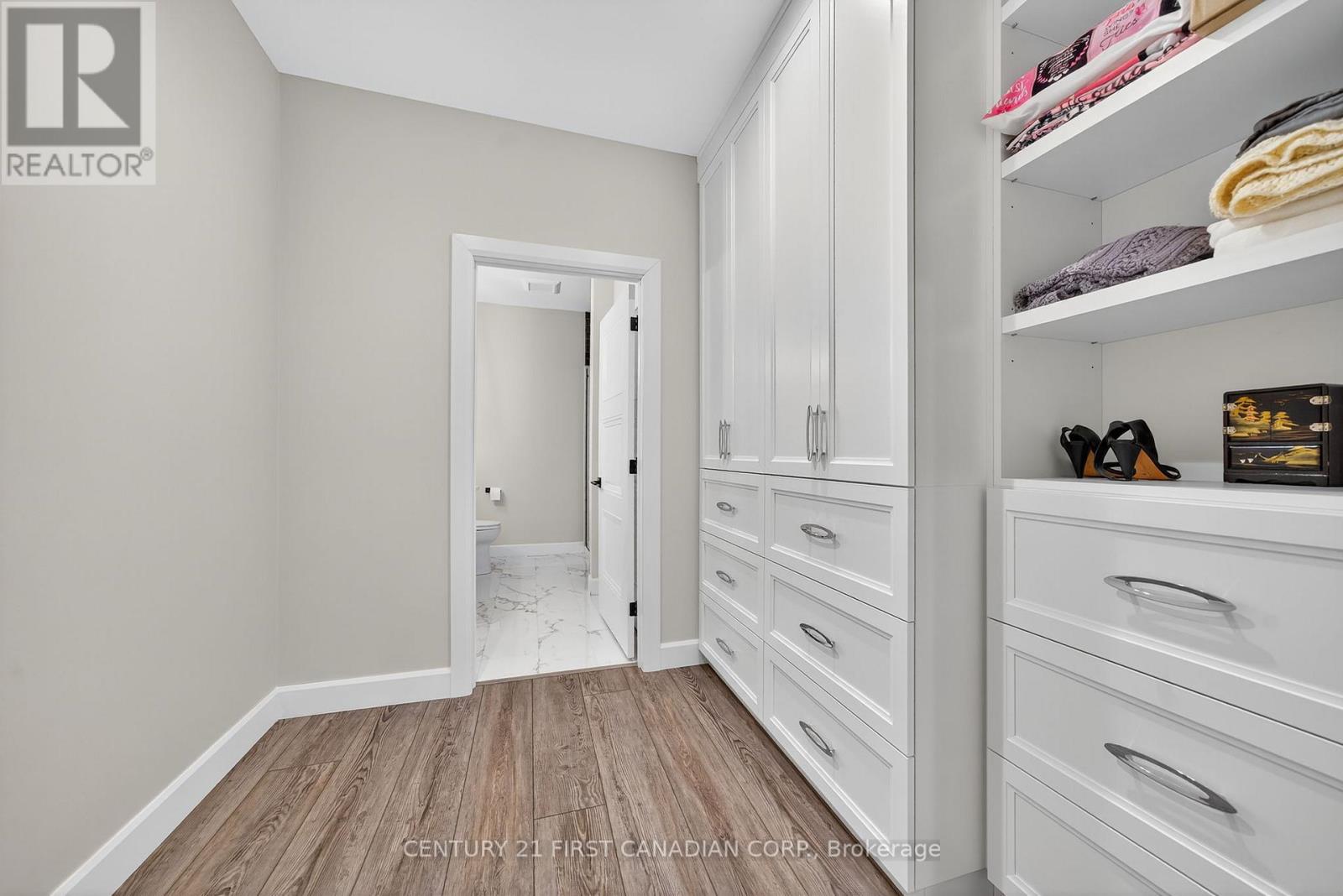 113 Macdonald Street, Lambton Shores, Ontario  N0N 1J0 - Photo 26 - X12510550