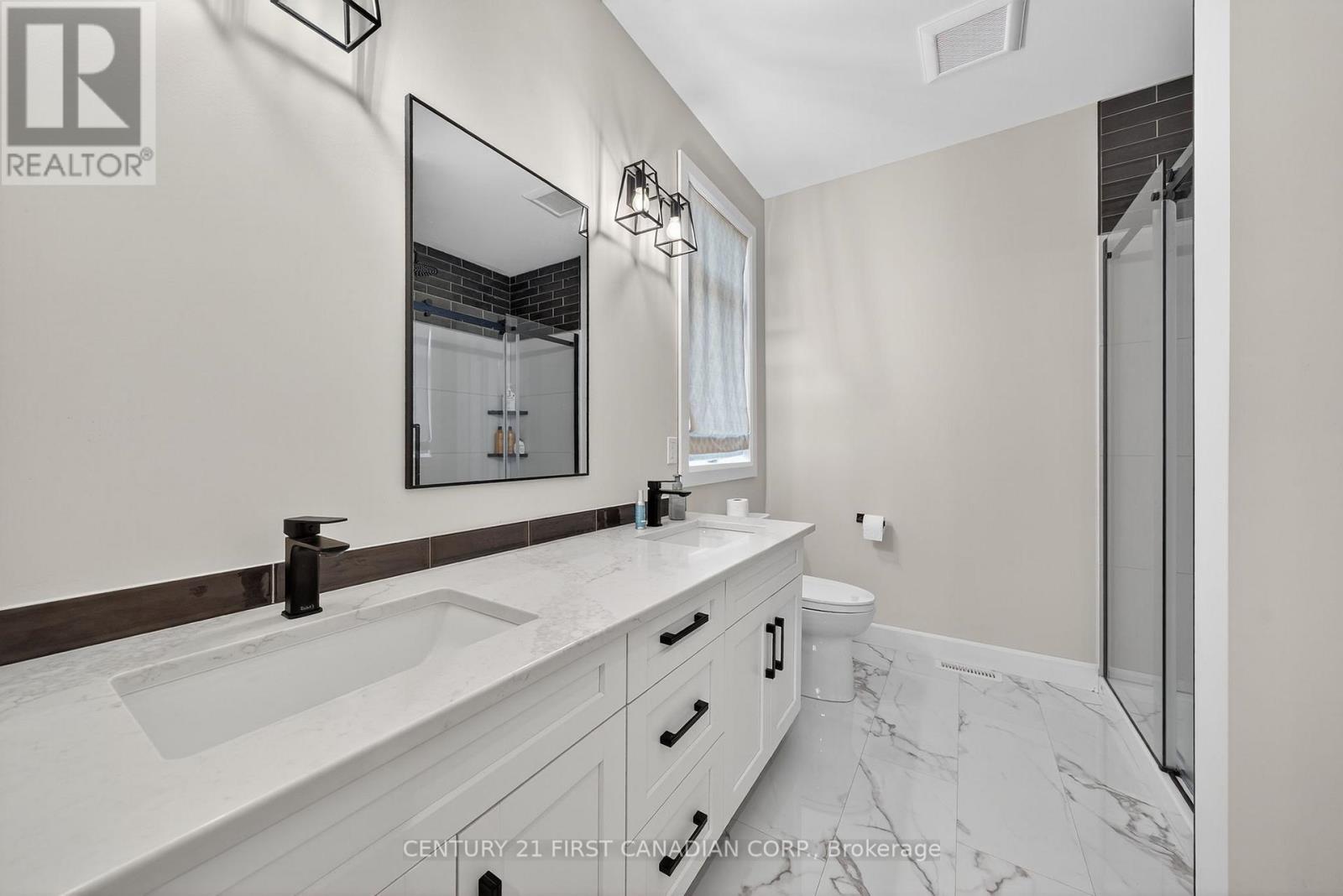 113 Macdonald Street, Lambton Shores, Ontario  N0N 1J0 - Photo 27 - X12510550