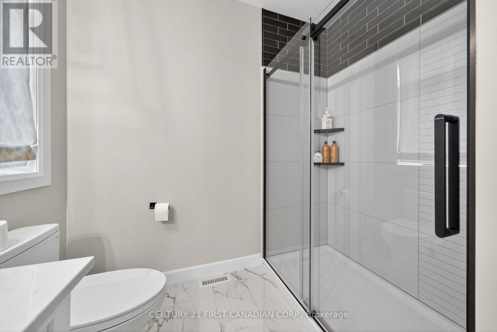 113 Macdonald Street, Lambton Shores, Ontario  N0N 1J0 - Photo 28 - X12510550