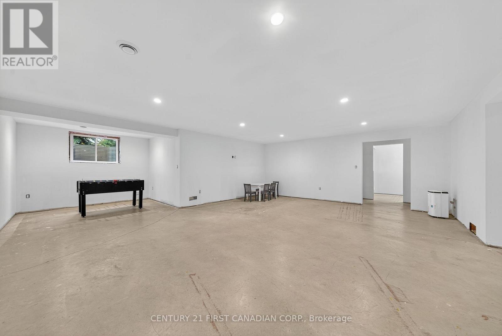 113 Macdonald Street, Lambton Shores, Ontario  N0N 1J0 - Photo 30 - X12510550