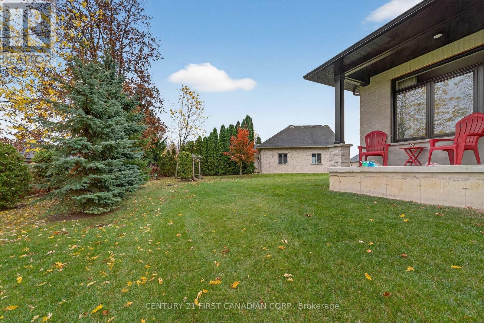 113 Macdonald Street, Lambton Shores, Ontario  N0N 1J0 - Photo 38 - X12510550