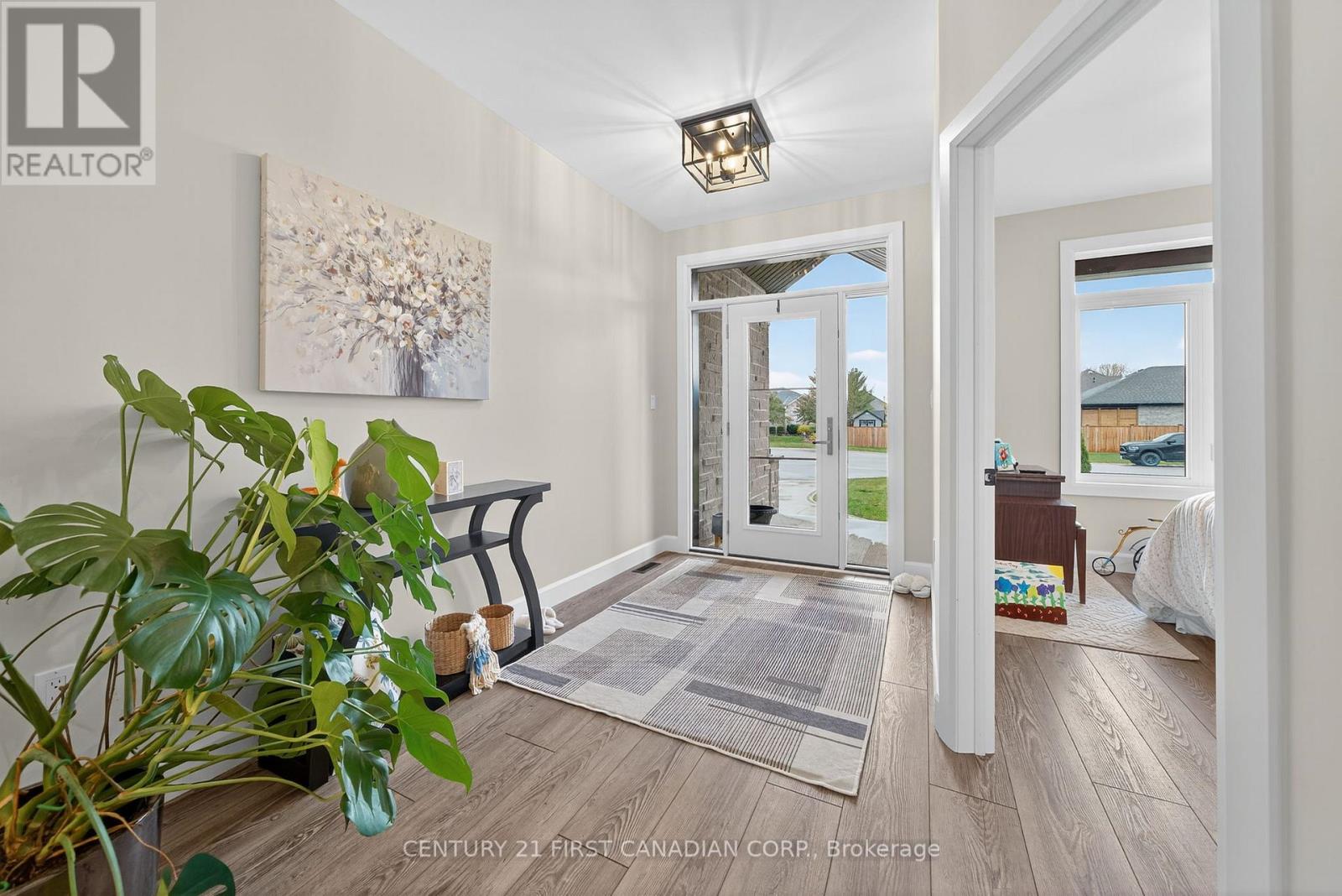 113 Macdonald Street, Lambton Shores, Ontario  N0N 1J0 - Photo 4 - X12510550