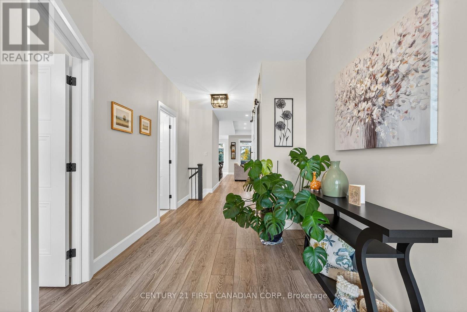 113 Macdonald Street, Lambton Shores, Ontario  N0N 1J0 - Photo 5 - X12510550