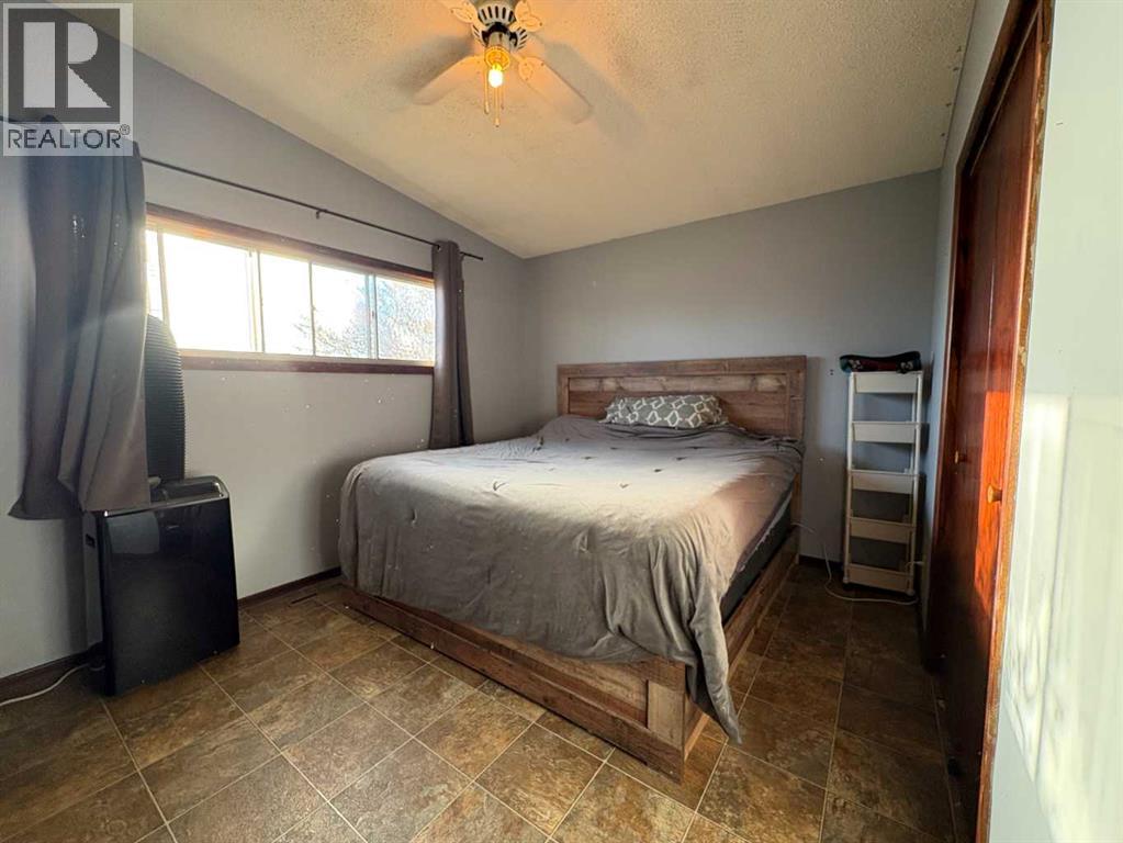 5639 48 Avenue A,b Crescent, Ponoka, Alberta  T4J 1K2 - Photo 12 - A2268983